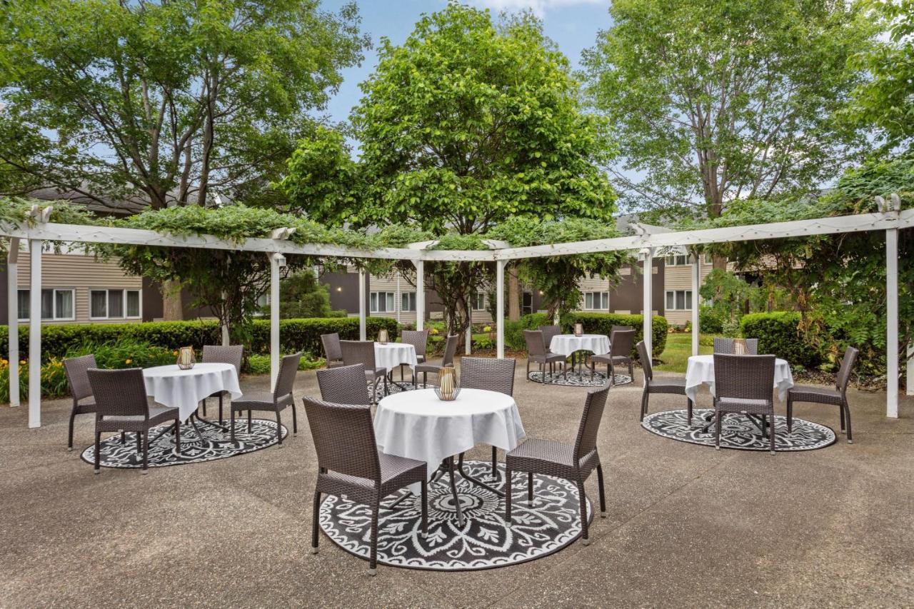 Delta Hotels By Marriott Burlington Kültér fotó