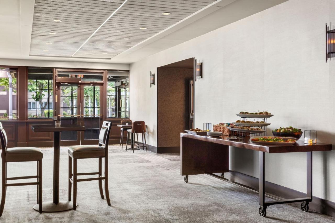 Delta Hotels By Marriott Burlington Kültér fotó