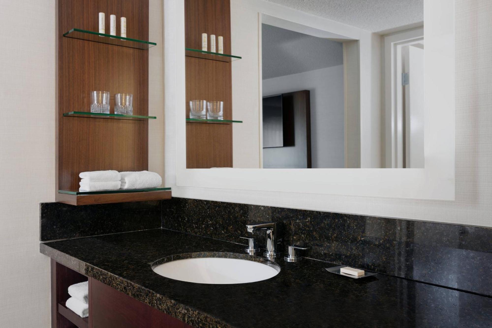 Delta Hotels By Marriott Burlington Kültér fotó